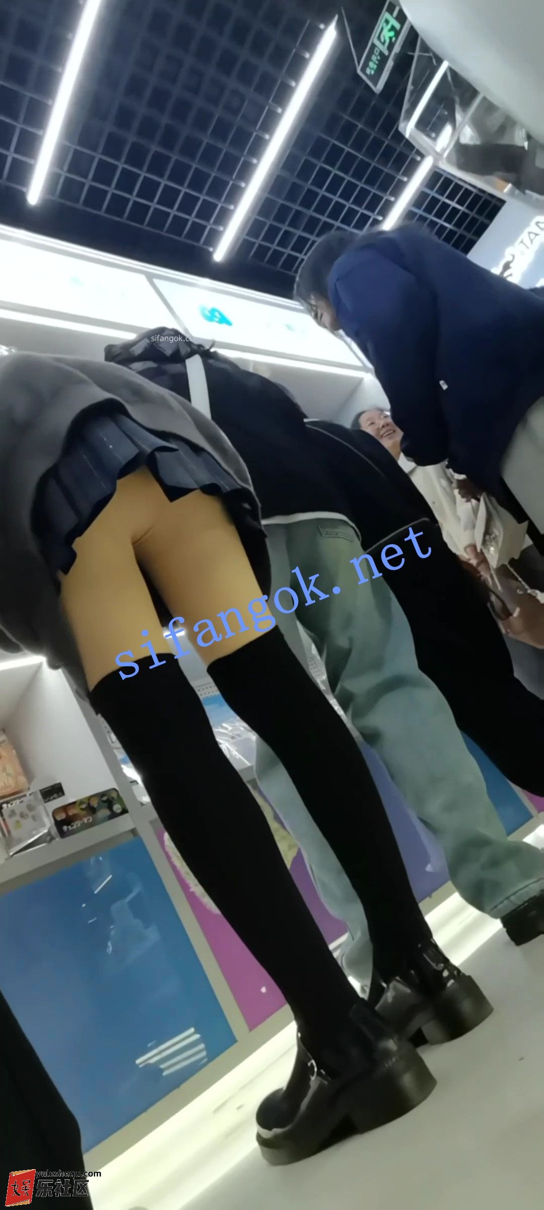 125608n0wik7vivyerhprh.jpg