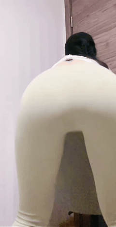 235950cro0079zohy38cj2.gif