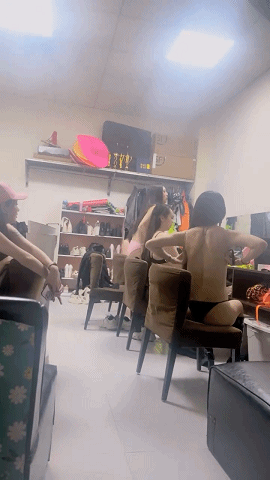 155231ahbxk2k2c2n2mxno.gif